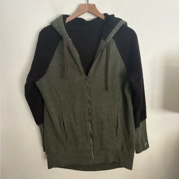 ALO Yoga Enhance Sherpa Hooded Sweatshirt Black GREEN Jacket Hoodie
Thumb Holes - Picture 1 of 6